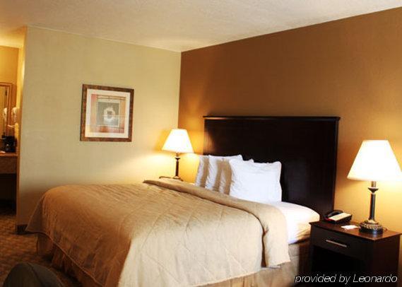 Quality Inn & Suites Greenville I-65 Room photo